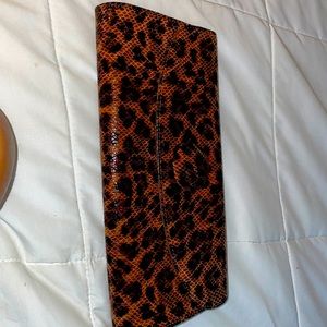 A beautiful leopard purse by Hobo great condition